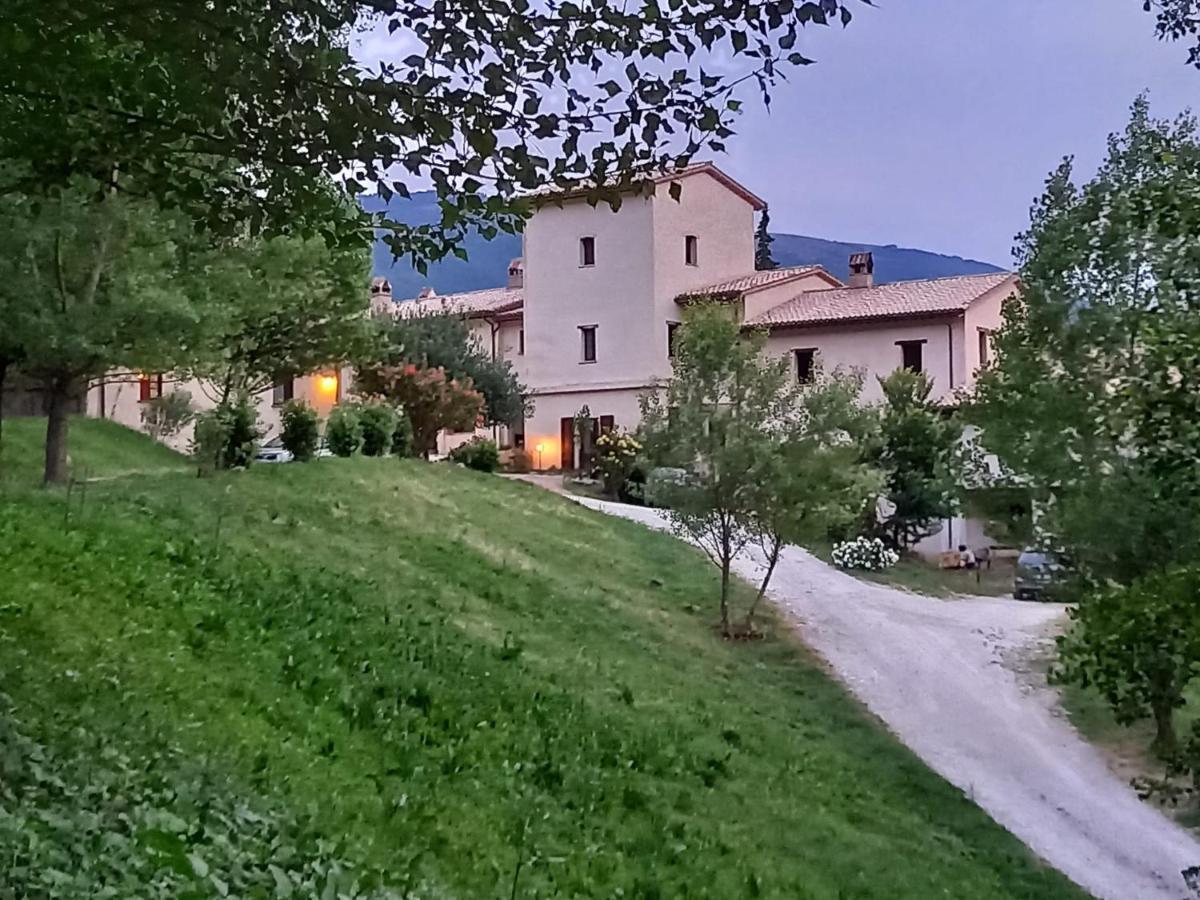 Agriturismo Il Covo Del Solengo Valtopina Kültér fotó