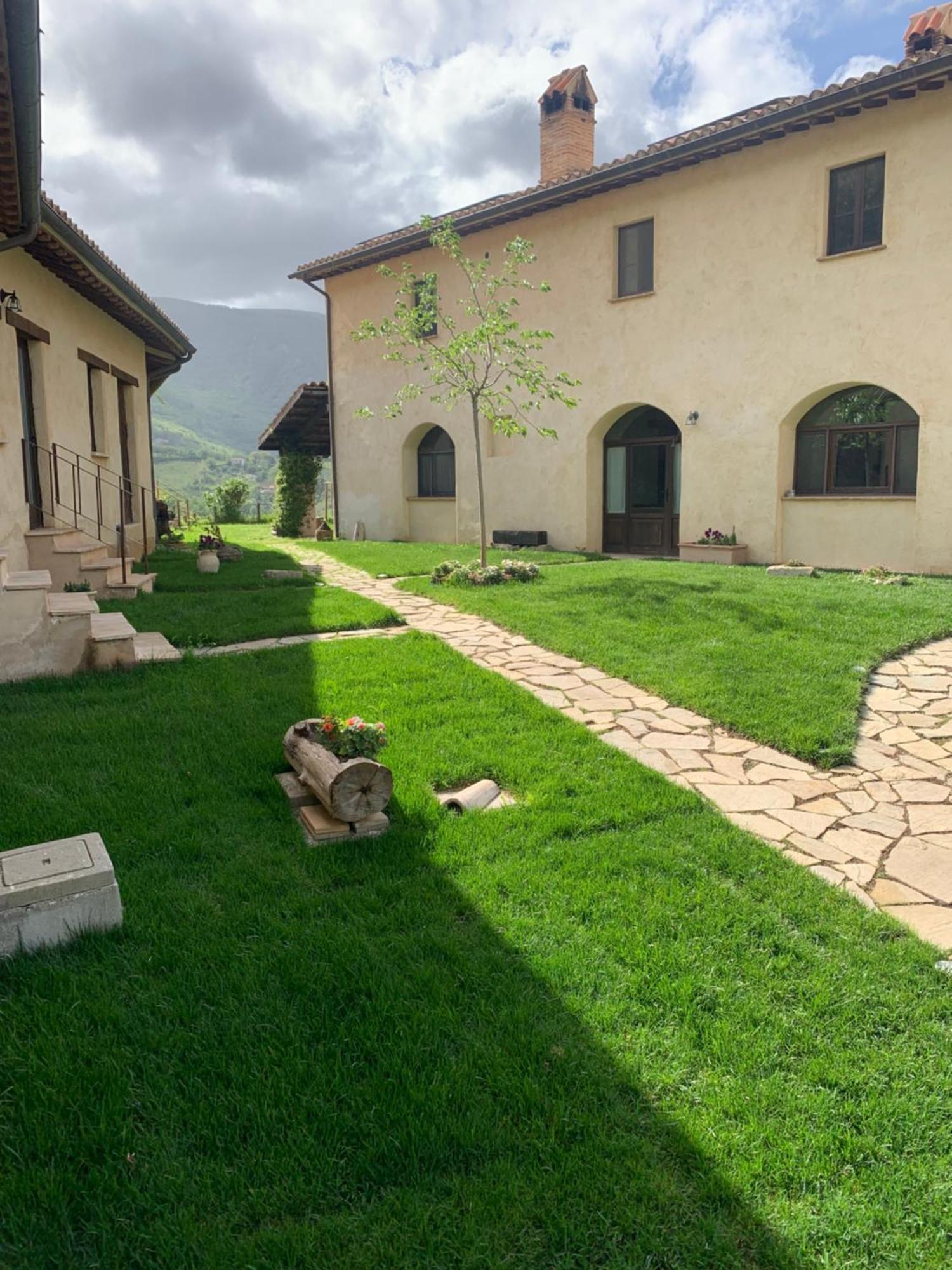 Agriturismo Il Covo Del Solengo Valtopina Kültér fotó
